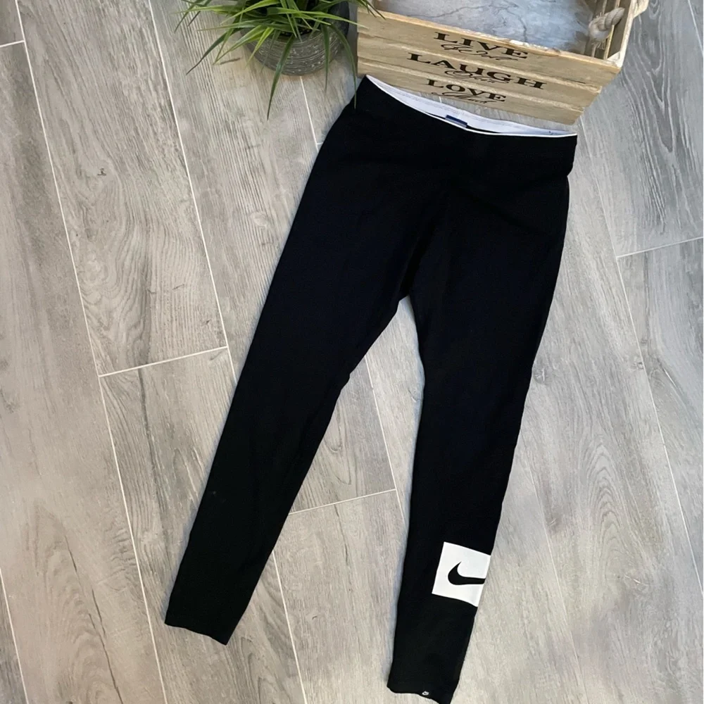 Nike Womens Medium Black Club Logo Leggings Ankle Swoosh Cotton Spandex Tights